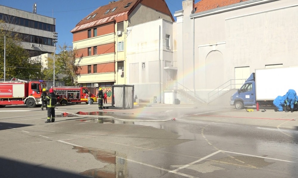 Uspešna vežba vatrogasaca i Crvenog krsta