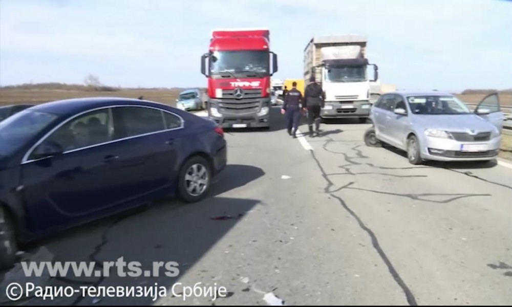 Lančani sudari - pravilo "tri sekunde" i zašto nije uvek kriv poslednji vozač u koloni